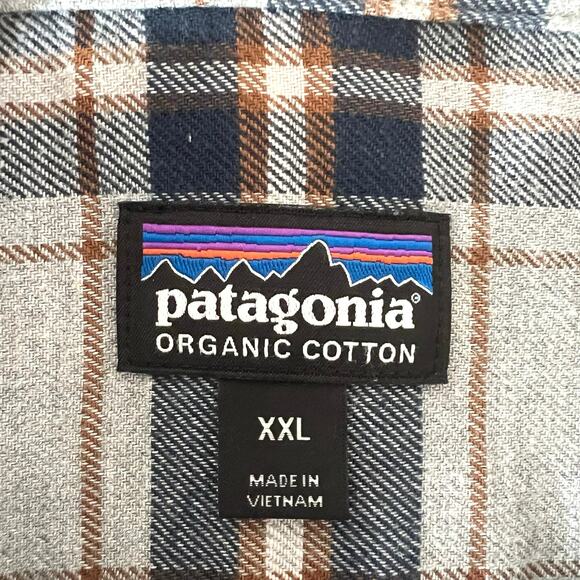 Patagonia organic cotton men’s checkered button front flannel shirt - Picture 7 of 7